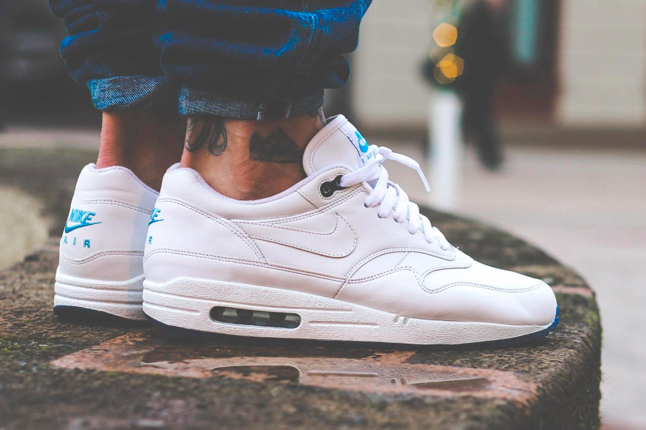 nike air max command foot locker